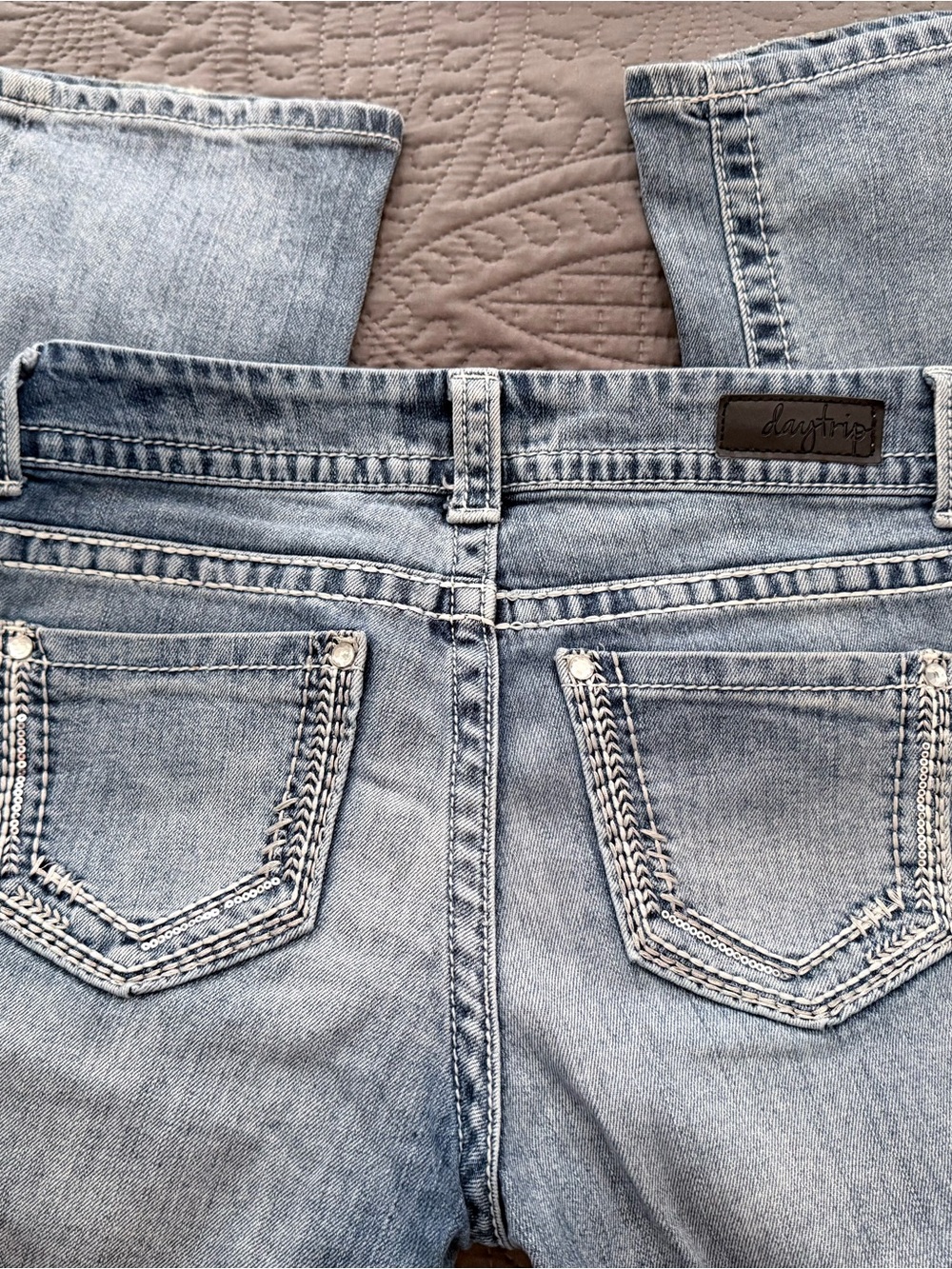 Daytrip Men's Bootcut Jeans in Faded Light Blue